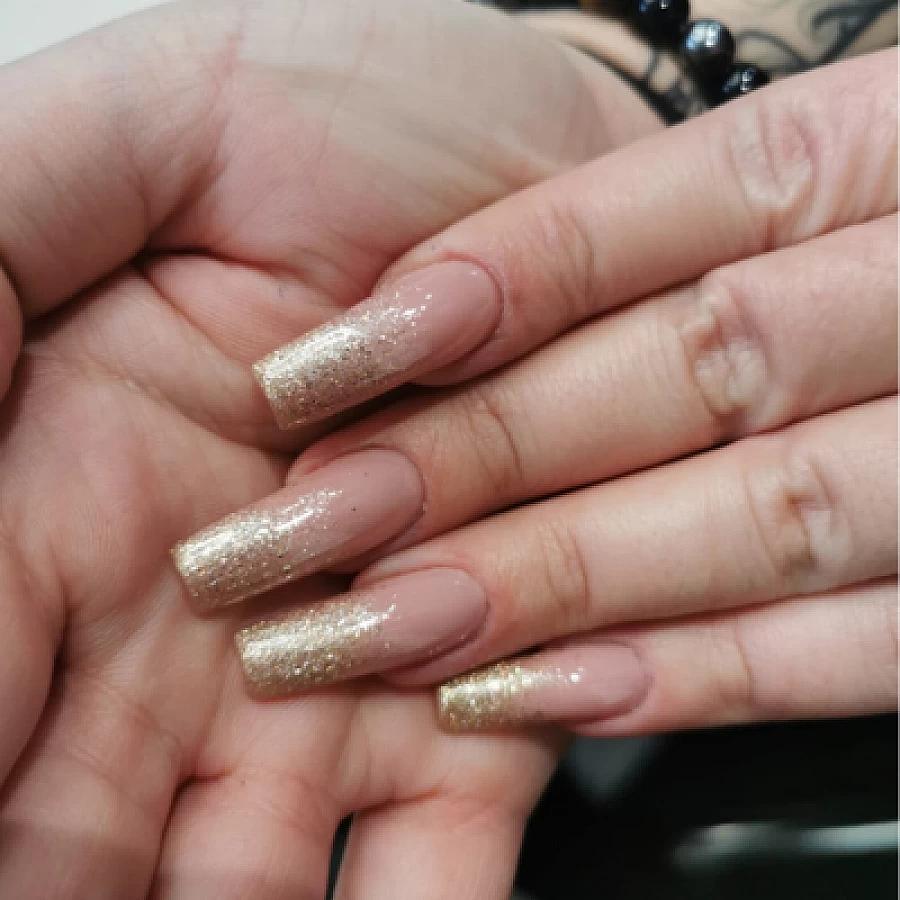 Les ongles brillants des baby-boomers