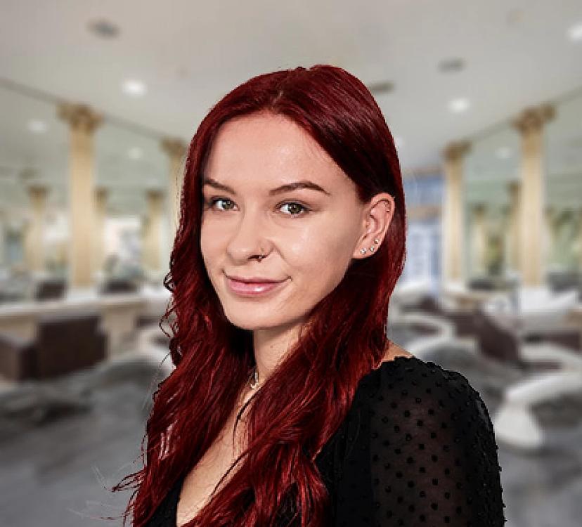 Jule | Expert Hairstylistin bei PerfectHair.ch