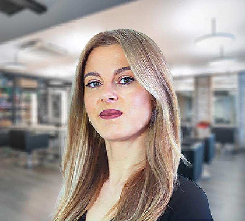 Flora | Expert Hairstylistin bei PerfectHair.ch